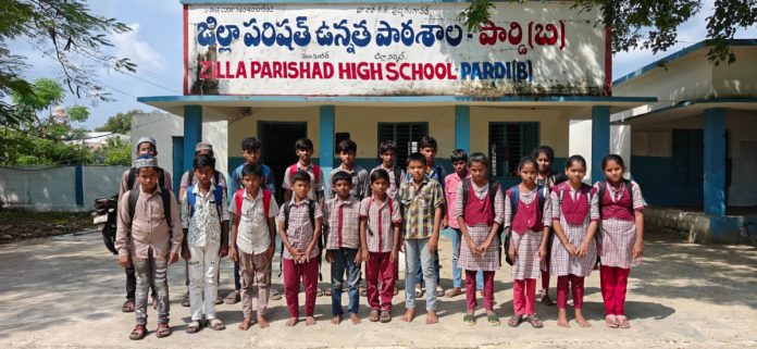 Students face difficulties as buses do not arrive on time for school