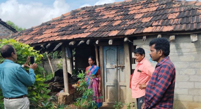 Super check on Indirammas beneficiary list! Super check on Indirammas beneficiary list!