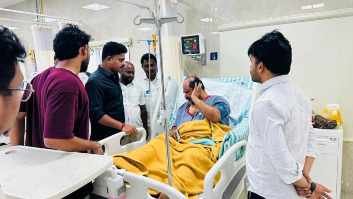 Surya visits the bereaved Ravi