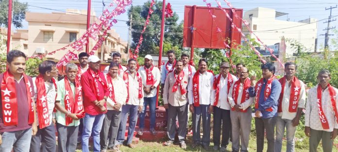 The central government is trampling on labor rights. The central government is trampling on labor rights.