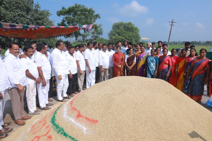 The goal of the peoples government is to make the farmer a king.