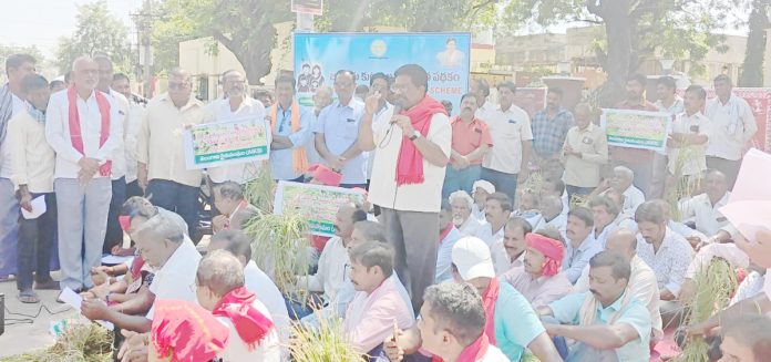 The rulers dont care about the farmers: Former MLA Julakanti The rulers dont care about the farmers: Former MLA Julakanti