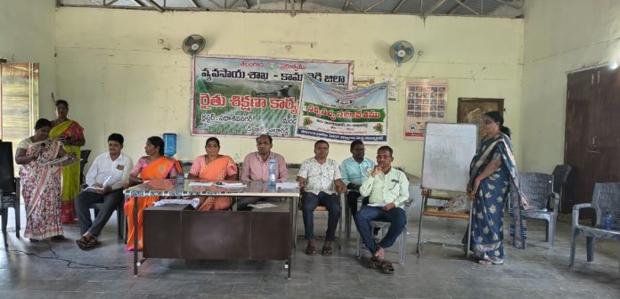 Training for strengthening womens groups Training for strengthening womens groups