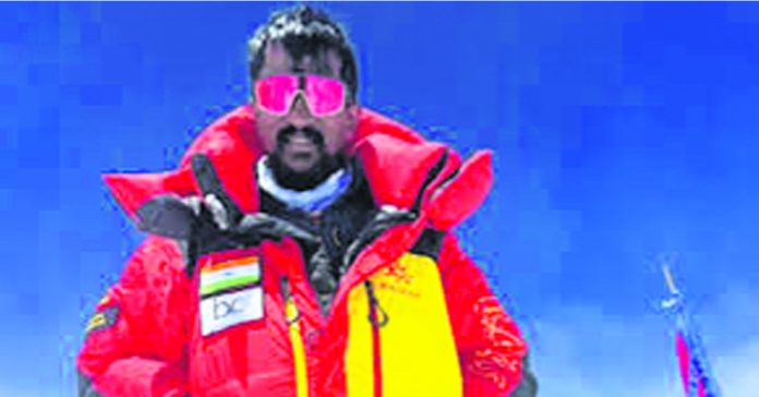 Kurnool youth sets record in mountaineering