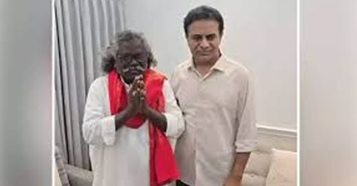 KTR visits 'Padma Shri' Mogul's house