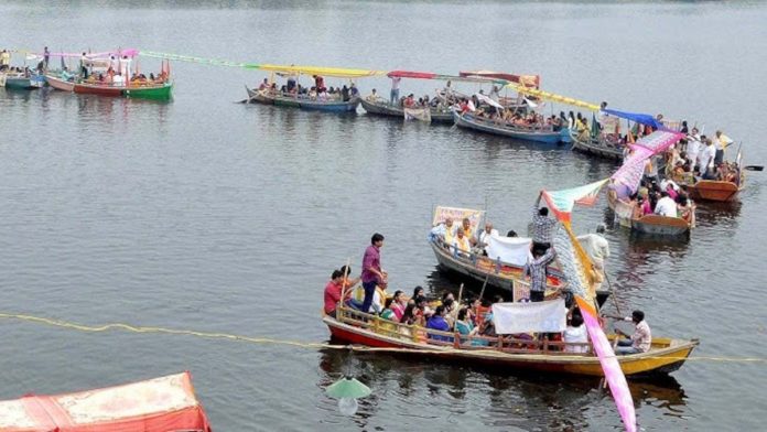 Tragedy at Chhath Puja opening ceremonies.. 11 people killed Tragedy at Chhath Puja opening ceremonies.. 11 people killed