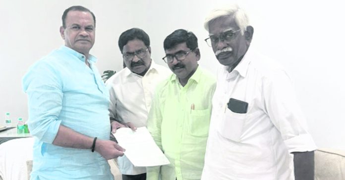 Undertake the construction of Bhadrachalam-Venkatapuram midway road