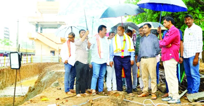 Temple development work should be completed.