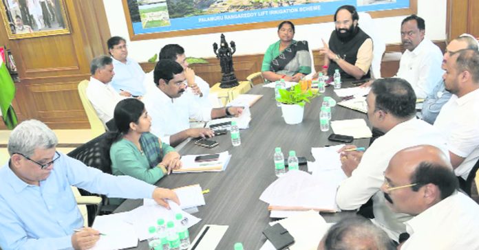 The government is committed to fulfilling the promises made by the gods.