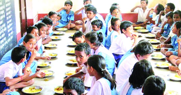 Breakfast for students in government schools!