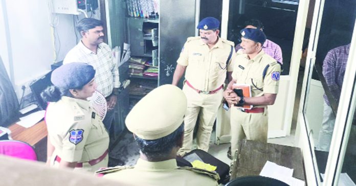 Massive theft at engineering college