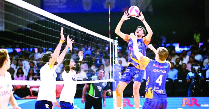Mumbai, Bengaluru in the final