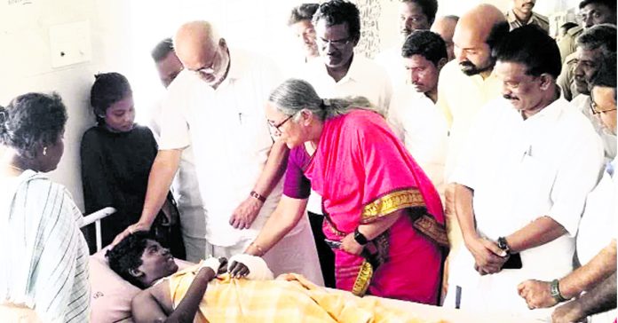 A judicial inquiry should be conducted into the stampede incident.