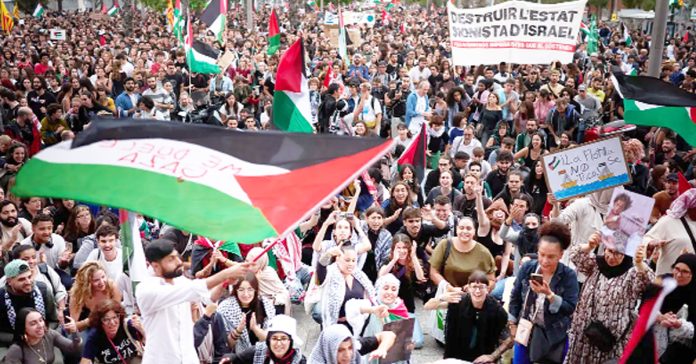 Israel blocks aid to Gaza
