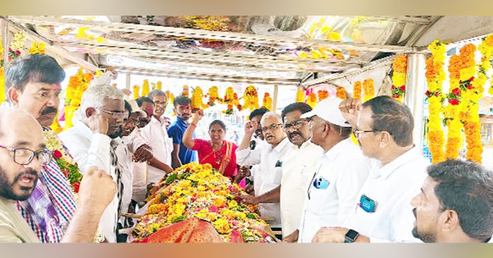 Sumitrabai's funeral concludes