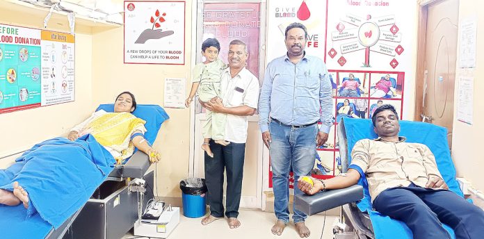 Vennela and Srijan, a couple who are setting an example by donating blood Vennela and Srijan, a couple who are setting an example by donating blood