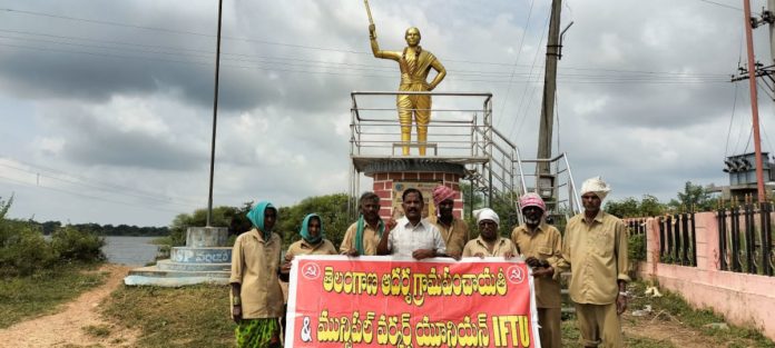 Wages of contract outsourcing workers should be increased and made permanent