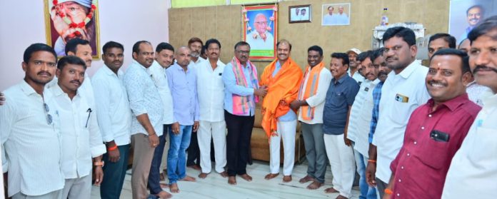 Will stand by journalists: MLA Bandla