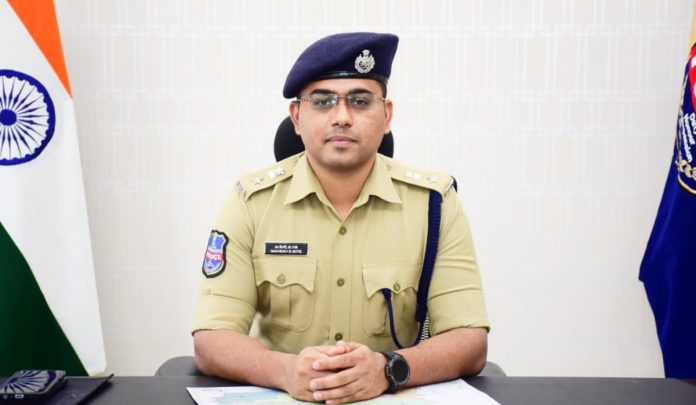 Women and students should feel free to contact the police if they have any problems.