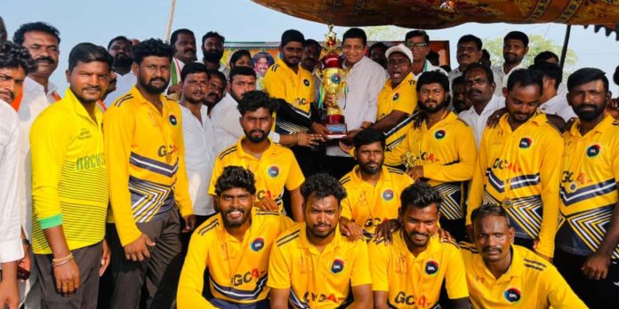 Youth should excel in sports: Duddilla Sreenubabu