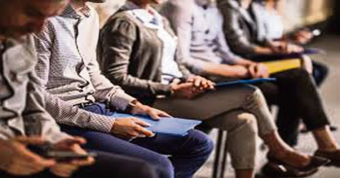 వైట్కాలర్ ఉద్యోగ నియామకాల్లో 9 శాతం పతనం