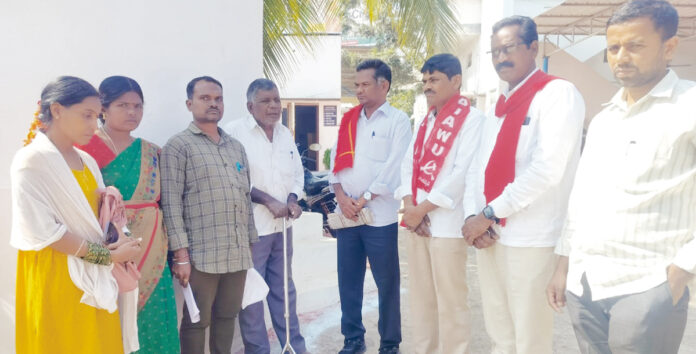 పోలీసుల నిర్లక్ష్యం వల్లే రాజశేఖర్ హత్య