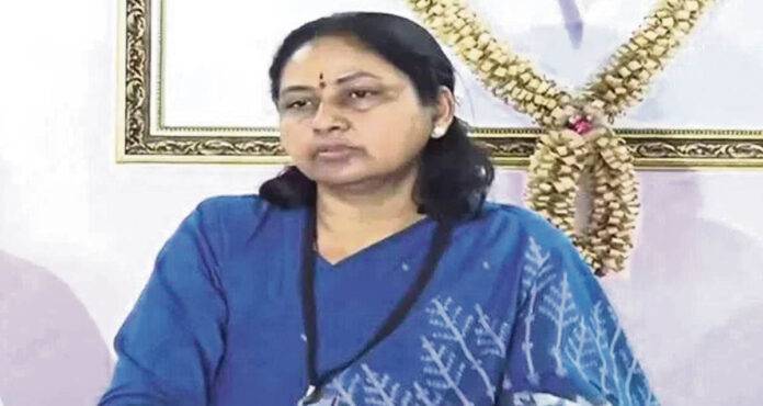 ప్రజలను భయపెడుతున్న కాంగ్రెస్ నేతలు