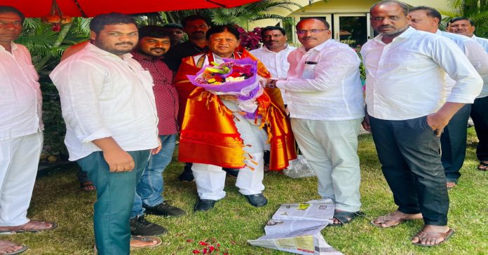 Government advisors honor Sudarshan Reddy