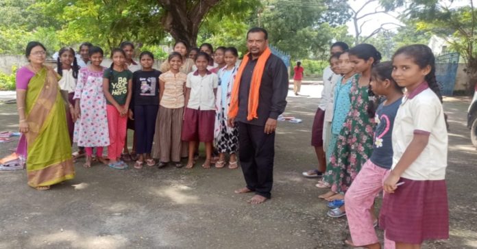 1002118616 Surprise inspection of Gurukul school