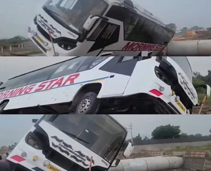 మరో బస్సు ప్రమాదం..అత్యవసర ద్వారాల నుంచి బయటకు దూకేసి ప్రయాణికులు