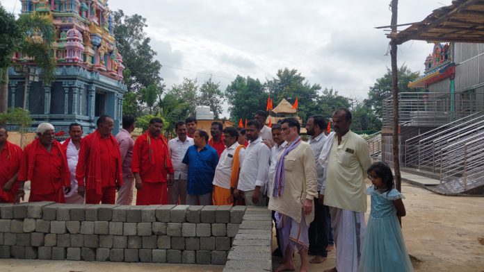 ఘనంగా ఆడెల్లి పోచమ్మ పున  ప్రతిష్టాపన  ఏర్పాట్లు