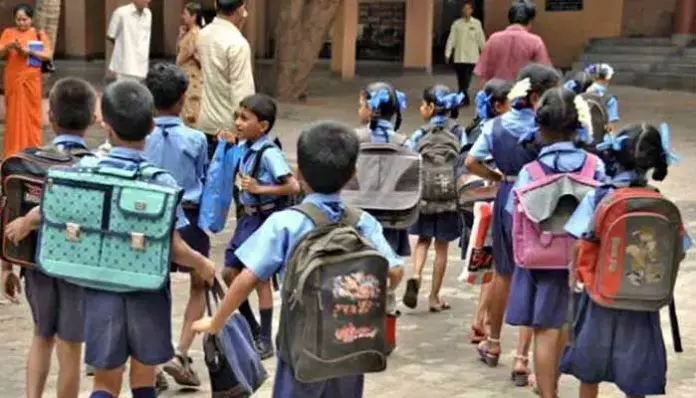 ఆధార్ లేకున్నా స్కూళ్లలో ప్రవేశాలు!