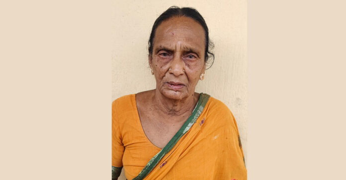 4 tola gold stolen from an elderly woman's neck in Jogipet