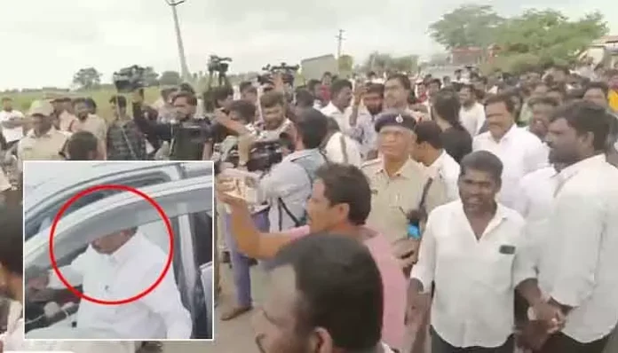 బస్సు ప్రమాదం..నాయకులకు నిరసన సెగ