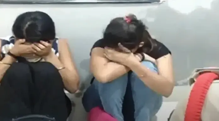 హైదరాబాద్లో విదేశీయుల వ్యభిచార ముఠా గుట్టురట్టు..