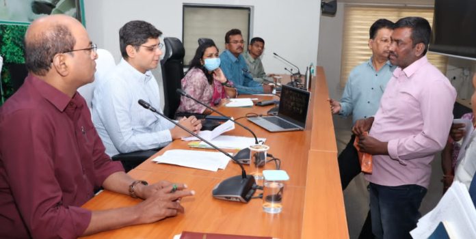 ప్రజావాణికి 80 దరఖాస్తులు