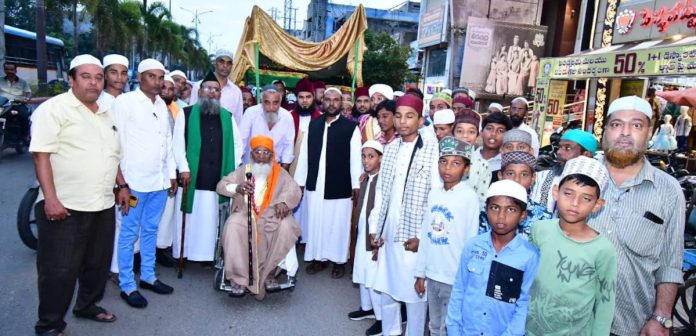 ఘనంగా గందం ఊరేగింపు..