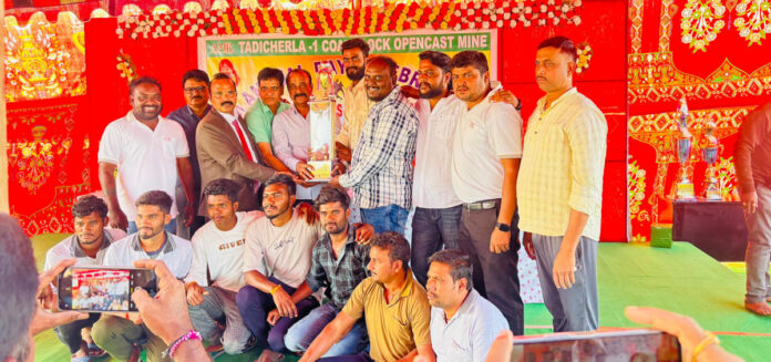 ఘనంగా ఏఎమ్మార్ 8వ వార్షికోత్సవ వేడుకలు..