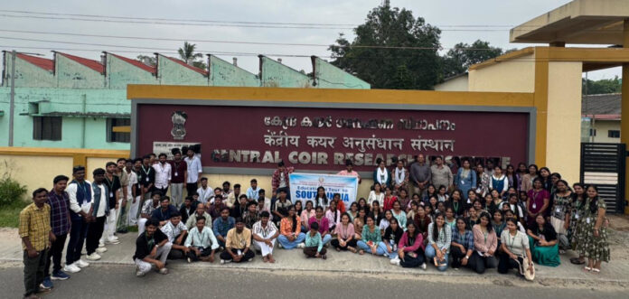 కేరళ లో పర్యటిస్తున్న వ్యవసాయ విద్యార్ధులు