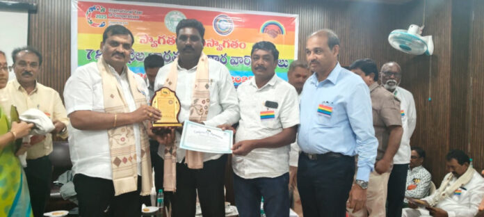 Allam Ravi wins the Best PACS Chairman award