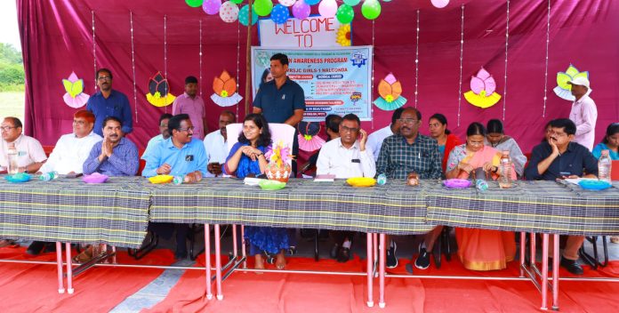 అకాడమిక్ విద్యతో పాటు ఒకేషనల్ కోర్సులు, సృజనాత్మకత అవసరం: కలెక్టర్