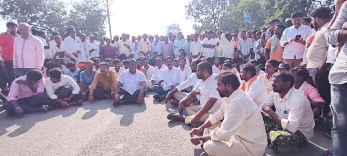 కాంగ్రెస్ ప్రభుత్వంలో అన్నదాతకు అడుగడుగునా అవస్థలే..