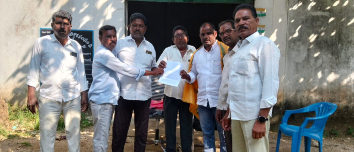 కోనాపూర్ విండో చైర్మన్ గా బాధ్యతలు స్వీకరించిన బడాల రమేష్