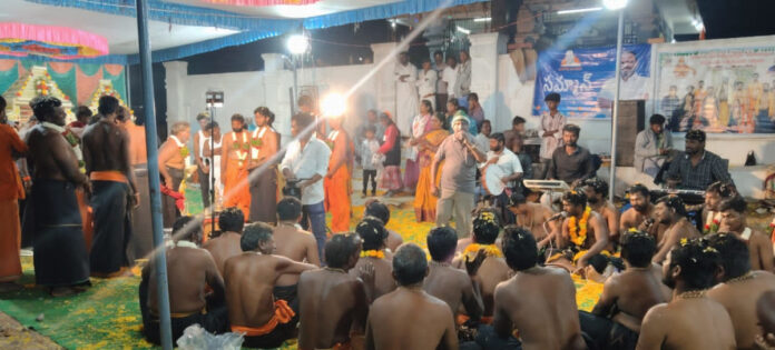 అయ్యప్ప స్వాములకు అల్పాహారం అందజేసిన బుసిరెడ్డి