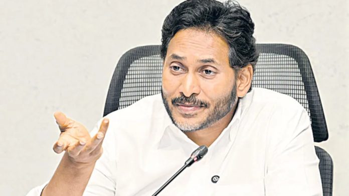 సీఎం చంద్రబాబు నిర్ణయంతో రైతులకు తీవ్ర నష్టం : వైఎస్ జగన్