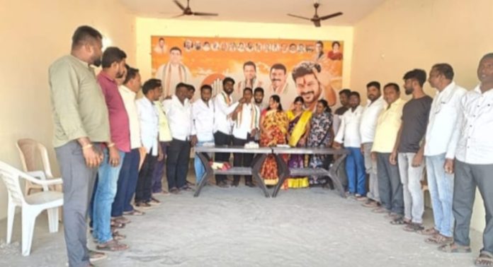 ఘనంగా సీఎం పుట్టినరోజు వేడుకలు