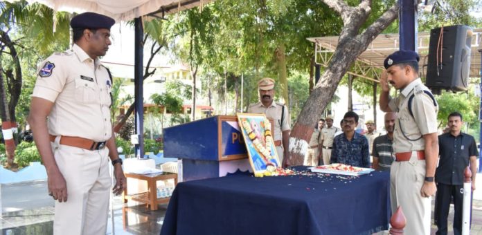 150 ఏండ్ల వందేమాతరం గీతాలాపన వేడుకలను ఘనంగా నిర్వహించిన సీపీ