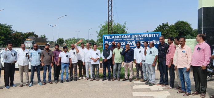 ఫీజు రియంబర్స్మెంట్ బకాయిలు రాకపోవడంతోనే కళాశాలలు మూసివేశాం