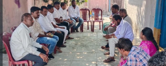 మృతుని కుటుంబానికి పరామర్శ..