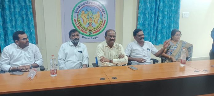 ధాన్యం కొనుగోలు చేయకుండా ట్రక్ షీట్ జారీపై డిసిఓ విచారణ